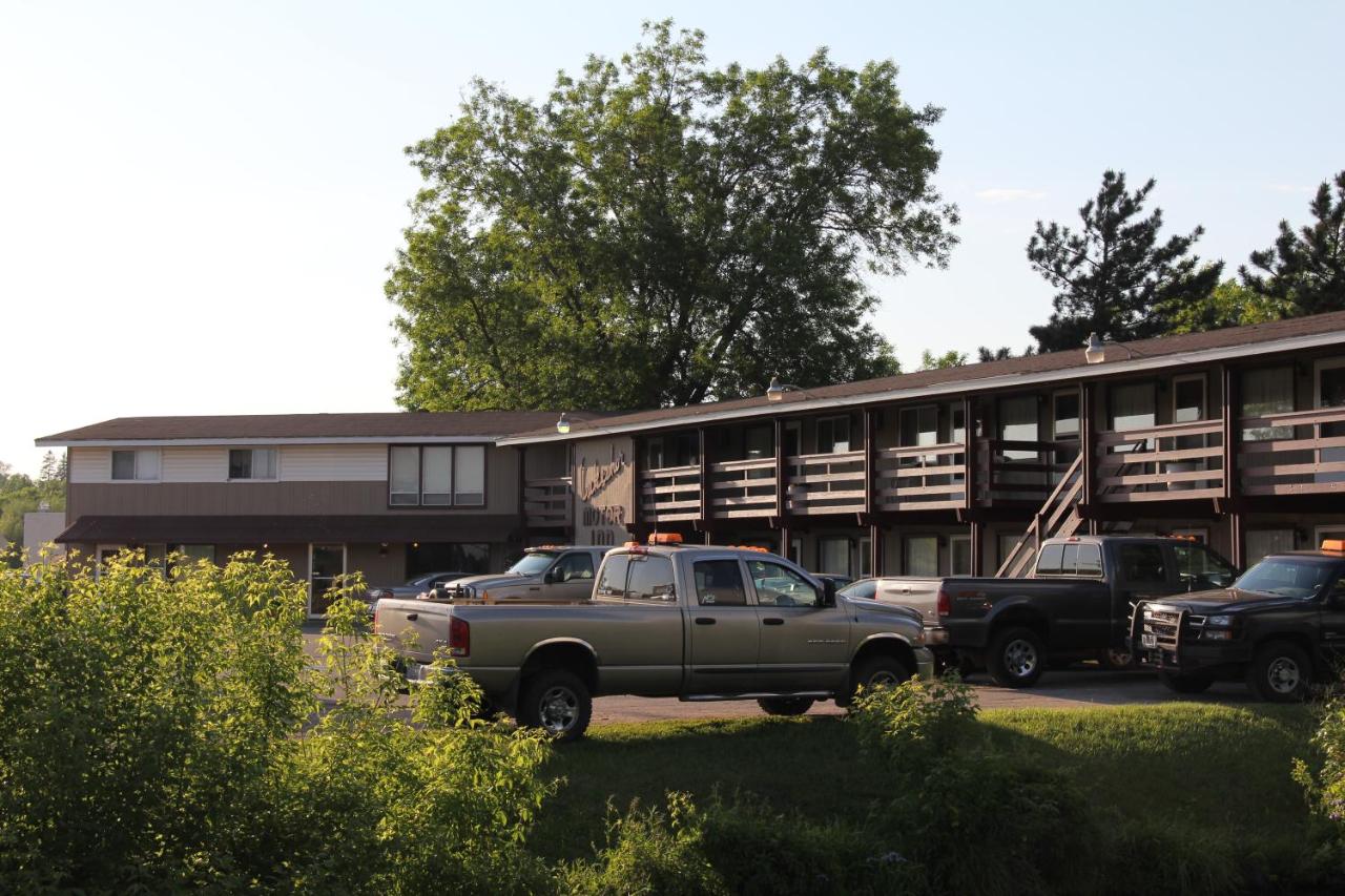 | Lakeshor Motor Inn