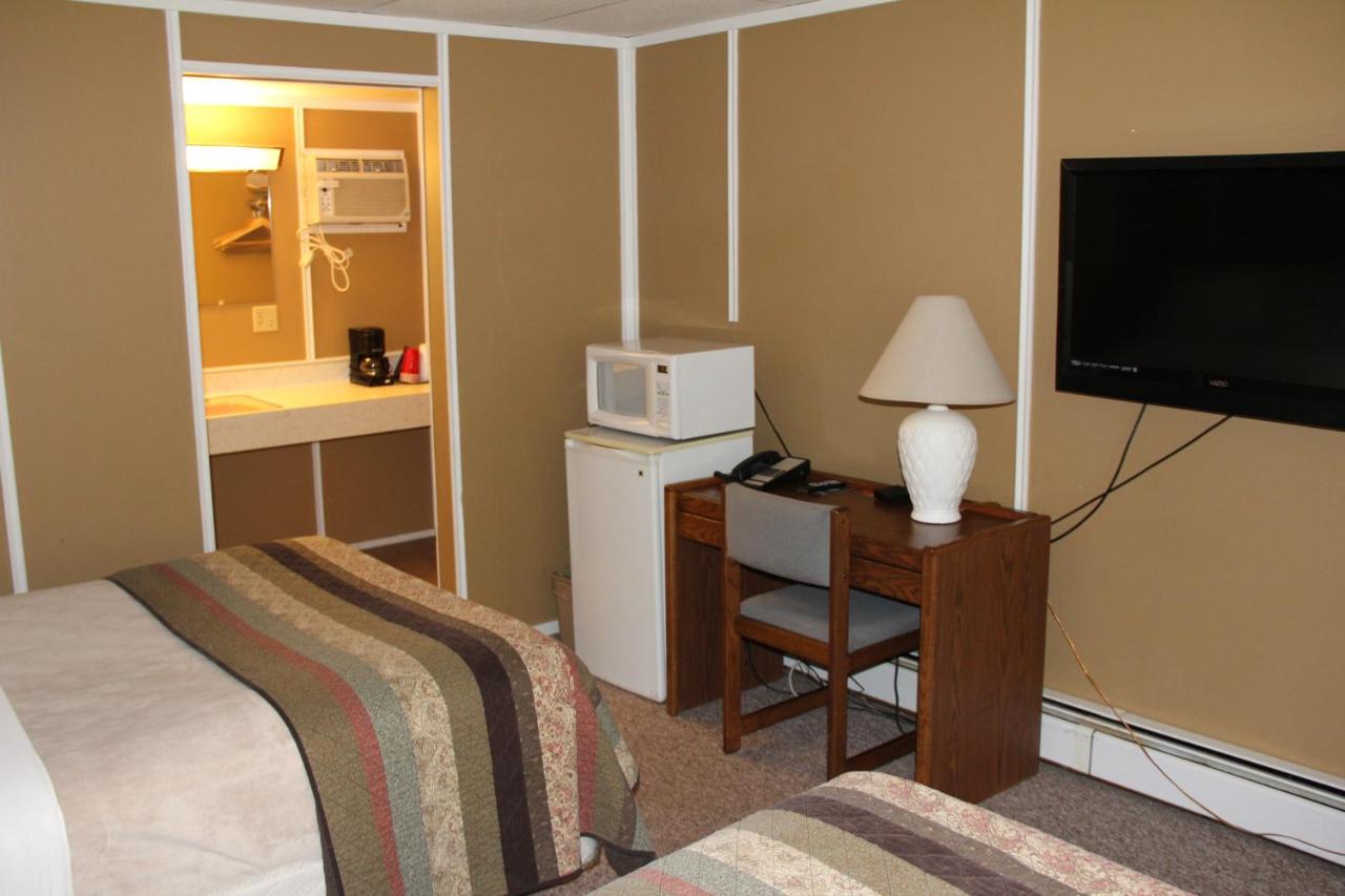 | Lakeshor Motor Inn