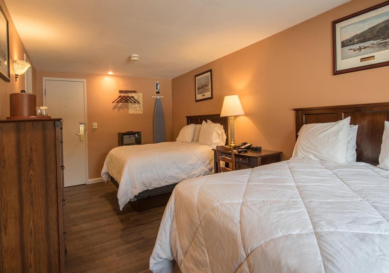 Two Queen beds-short walk to Inn at The Shawnee Inn and Golf Resort