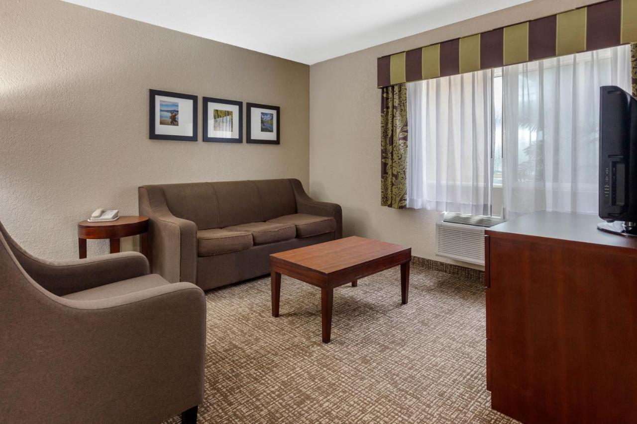 Queen Suite with Two Queen Beds and Sofa Bed - Non-Smoking at Comfort Inn Layton - Salt Lake City
