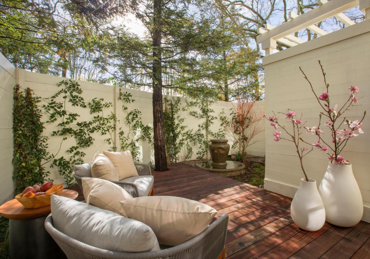 | MacArthur Place Inn & Spa