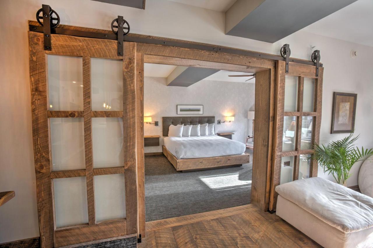 Presidential Suite at Hotel Crosby