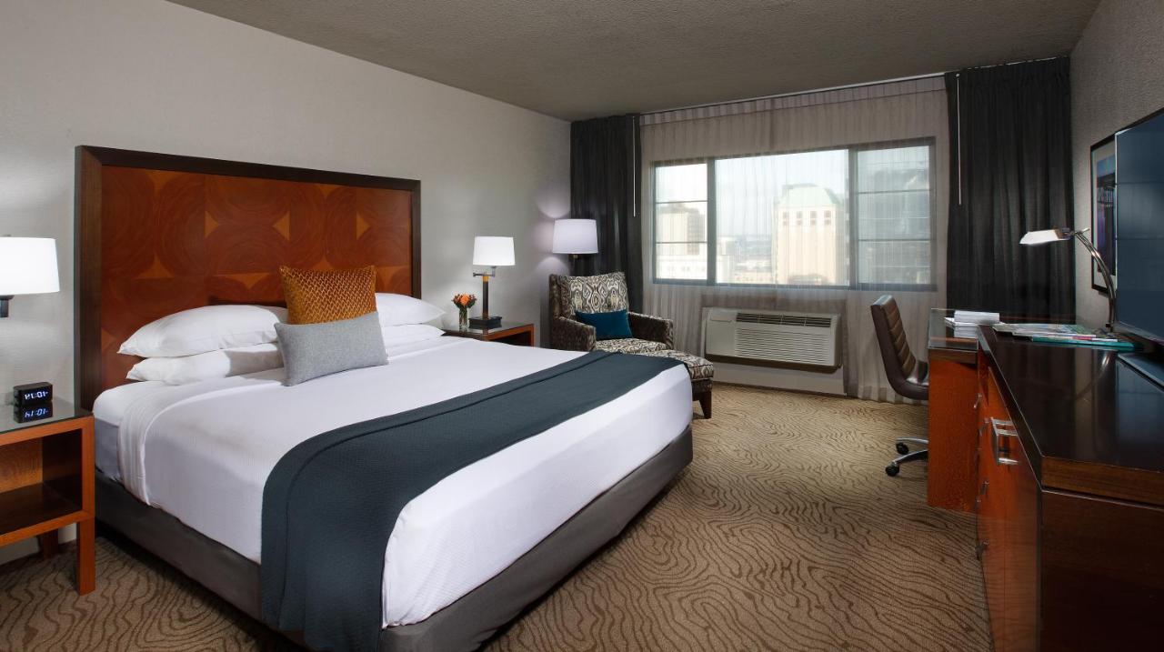  | The Paramount Hotel Portland