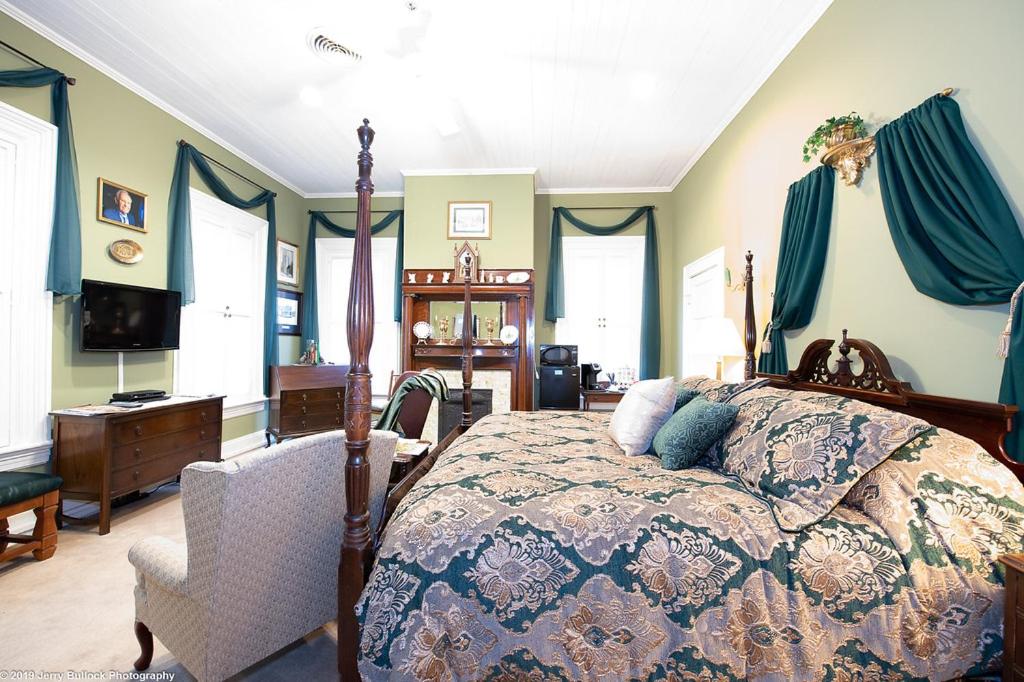  | Page House Bed & Breakfast