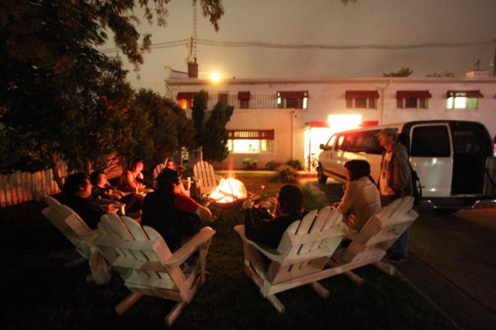 | Holiday Music Motel