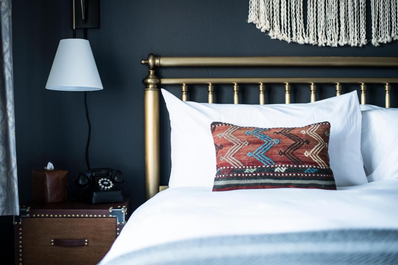 One-Bedroom Suite at The Armstrong Hotel