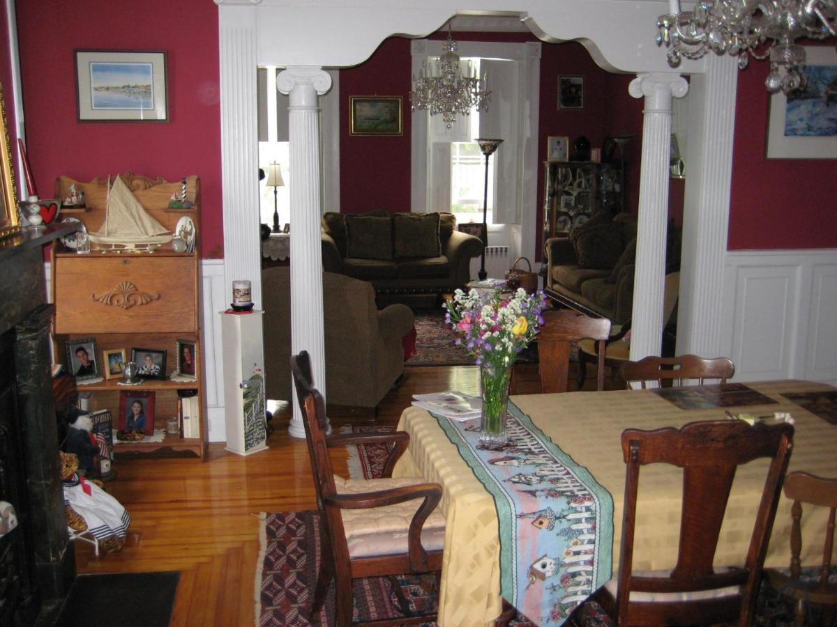  | Historic Hill Inn