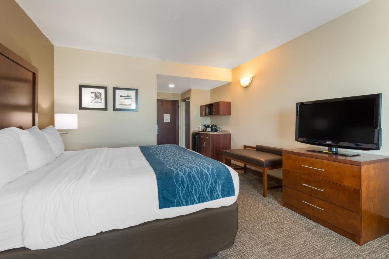 King Room - Accessible/Non-Smoking at Comfort Inn & Suites Tavares North