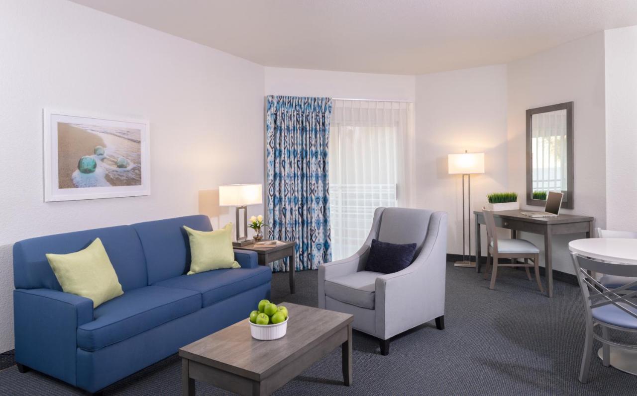 | Beachfront Inn and Suites at Dana Point