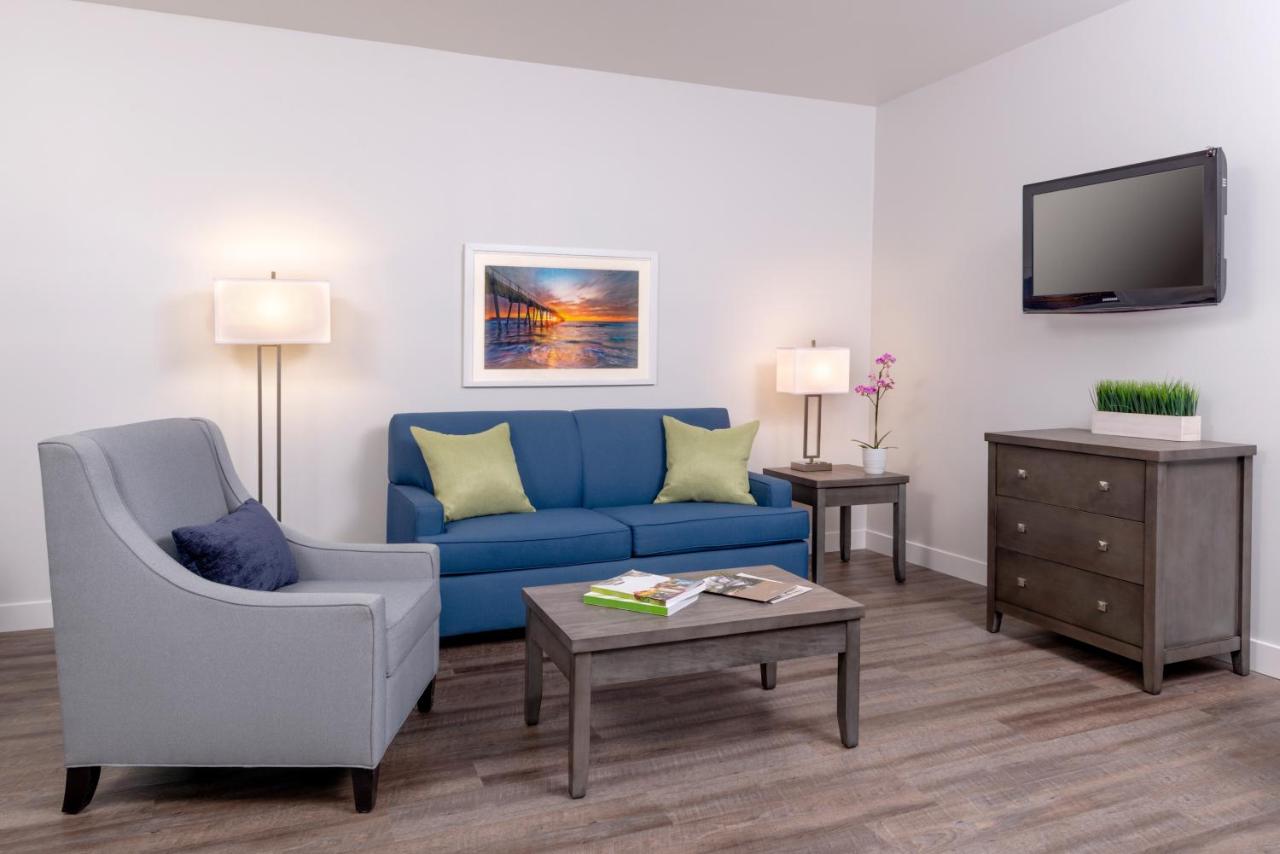 | Beachfront Inn and Suites at Dana Point