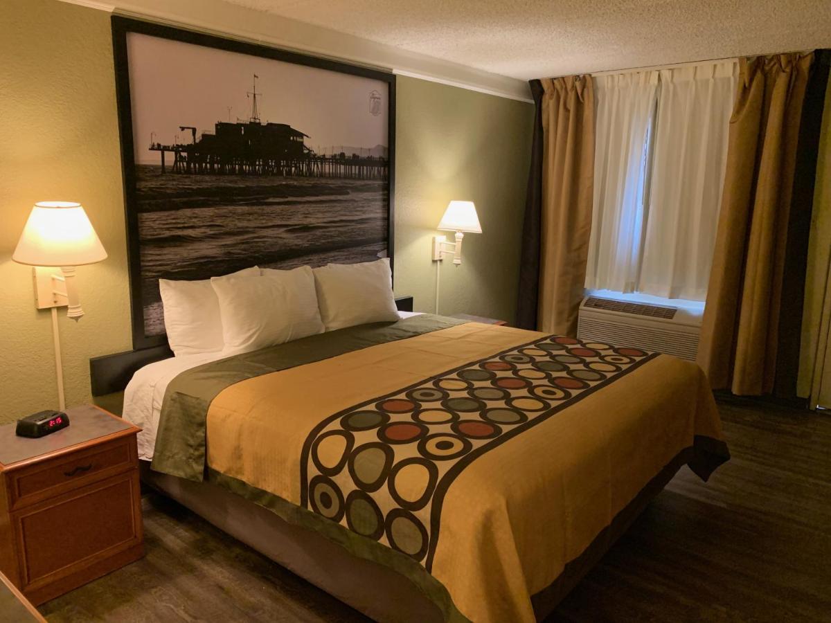 Premium King Room Non-Smoking at Super 8 by Wyndham San Bernardino