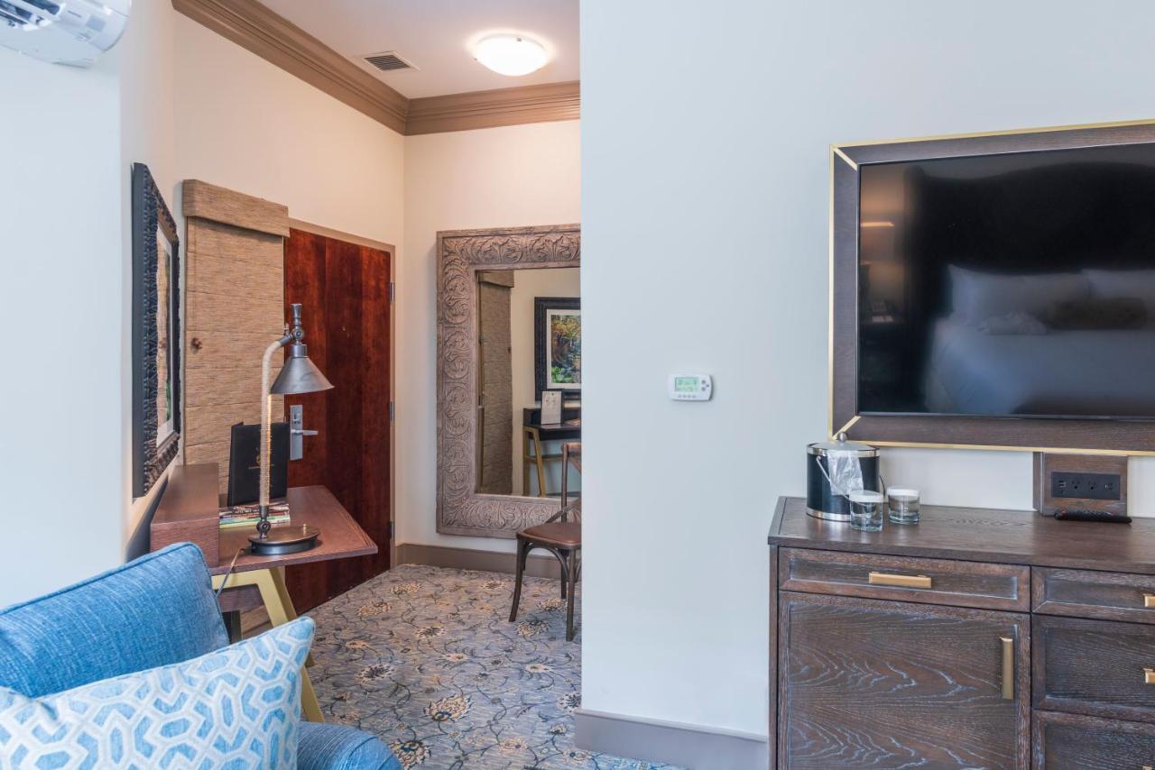 Junior Suite at Andrew Pinckney Inn