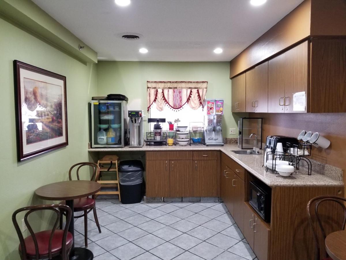 | Briarwood Inn