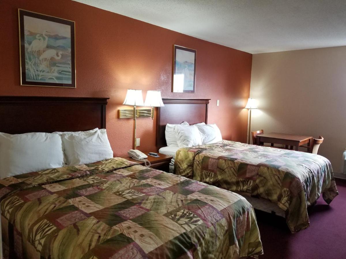 | Briarwood Inn