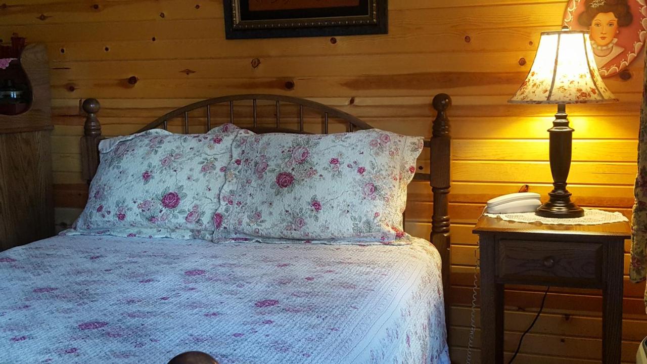  | Amish Blessings Cabins