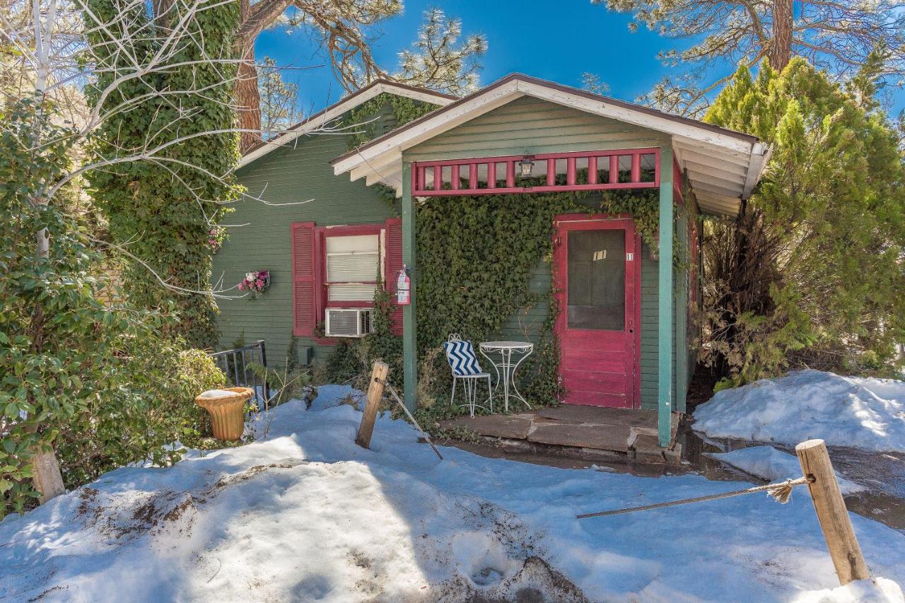 | Apple Creek Cottages