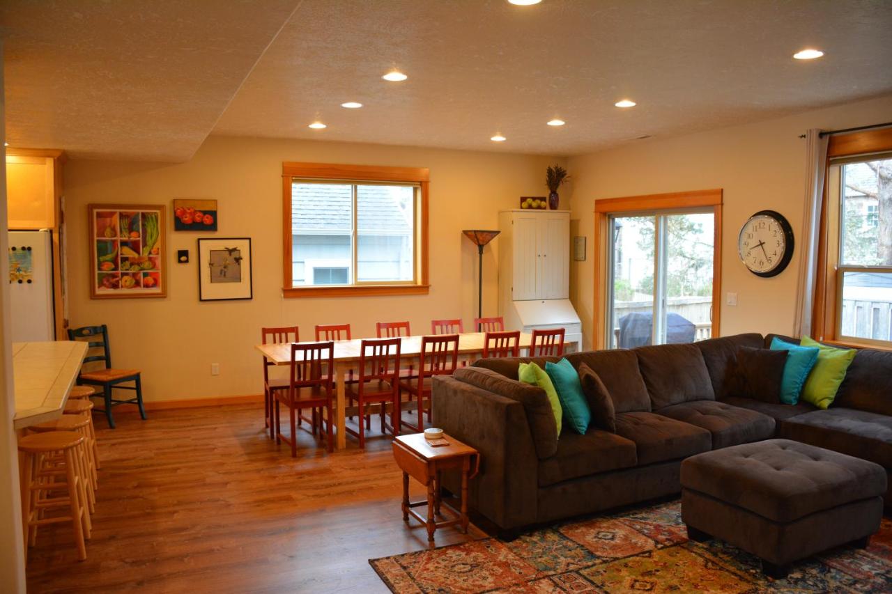 Whispering Dunes Five-Bedroom House at The Waves