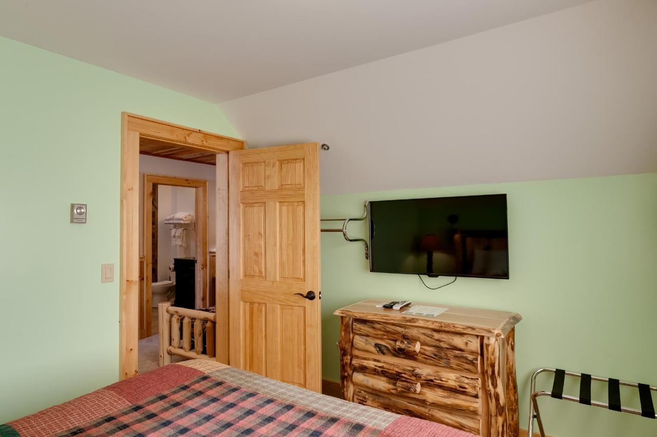  | Cobble Mountain Lodge