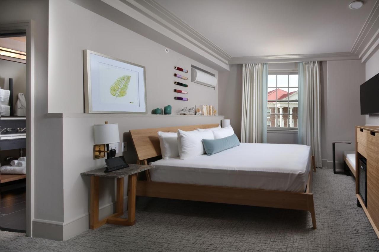 King Room at Hotel Weyanoke