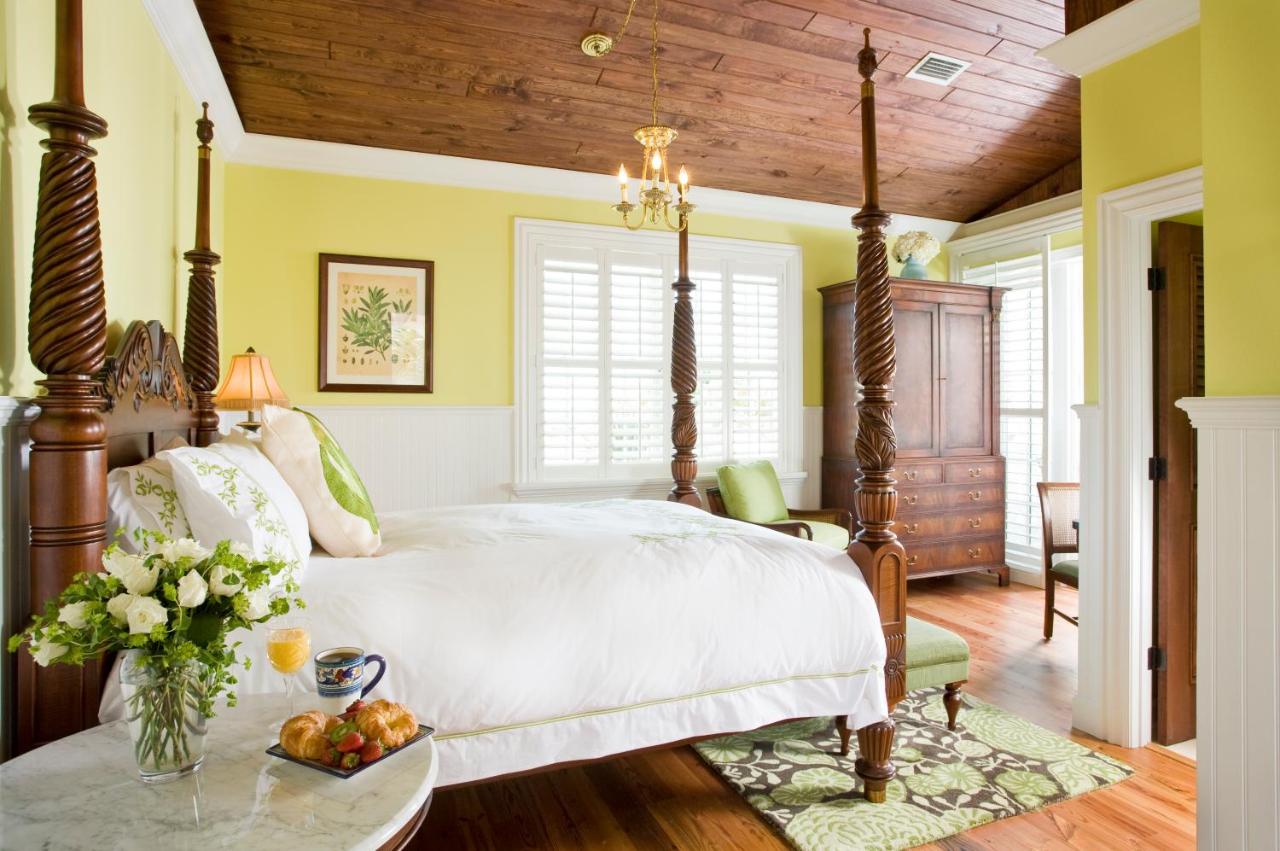 | Port d'Hiver Bed and Breakfast