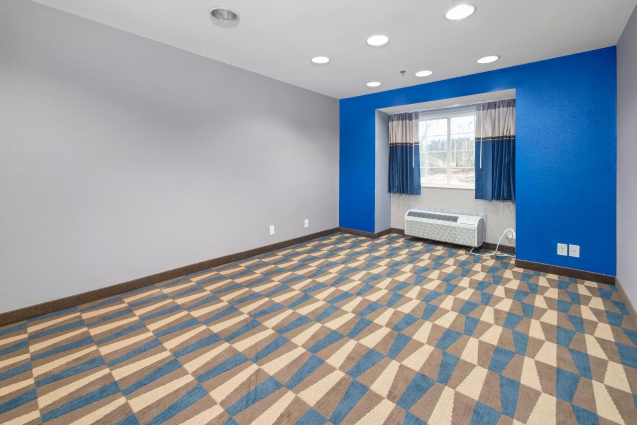 | Microtel Inn & Suites by Wyndham Bethel/Danbury