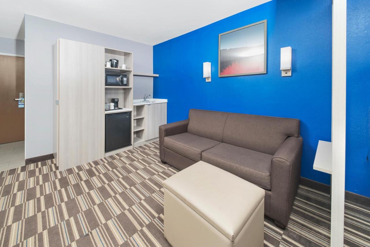 | Microtel Inn & Suites by Wyndham Bethel/Danbury