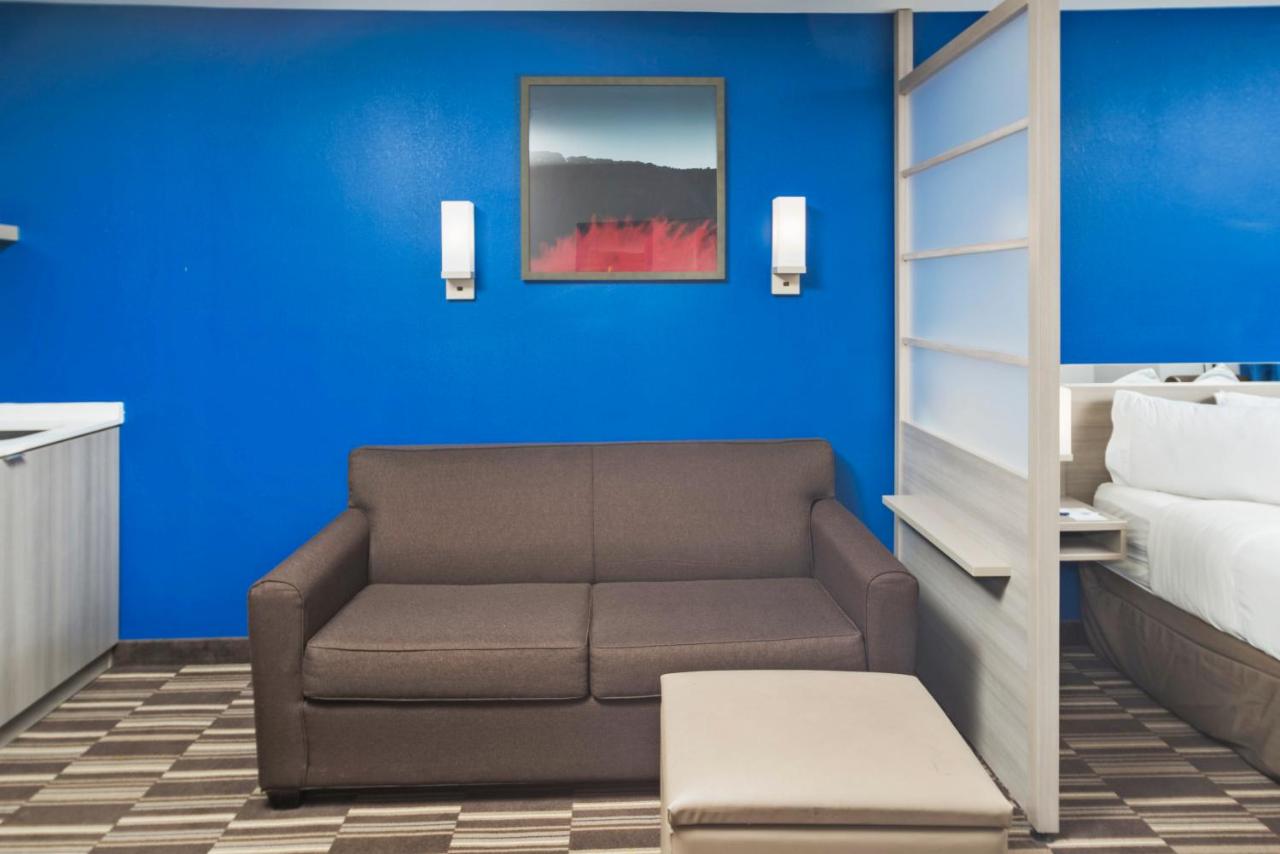 | Microtel Inn & Suites by Wyndham Bethel/Danbury