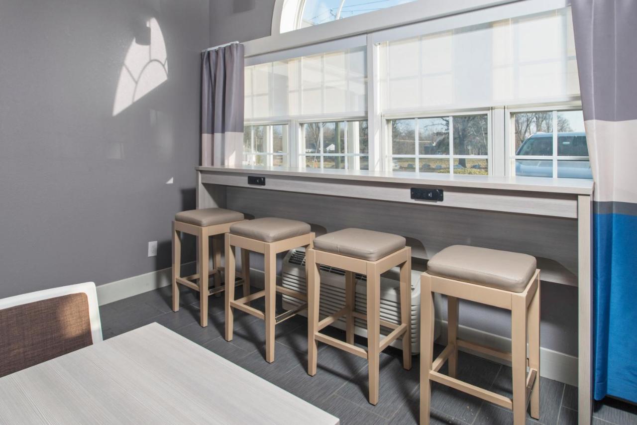 | Microtel Inn & Suites by Wyndham Bethel/Danbury