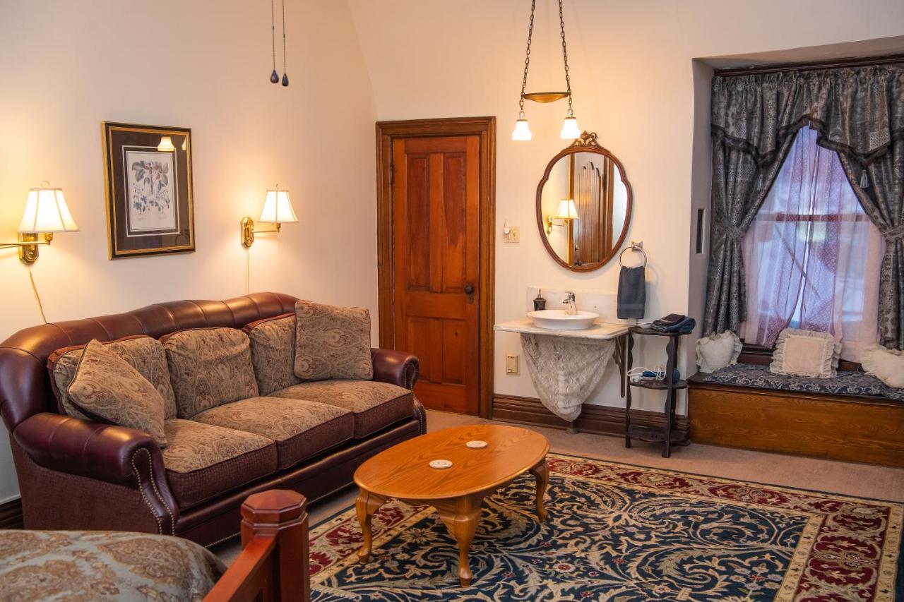 | Spencer House Bed & Breakfast
