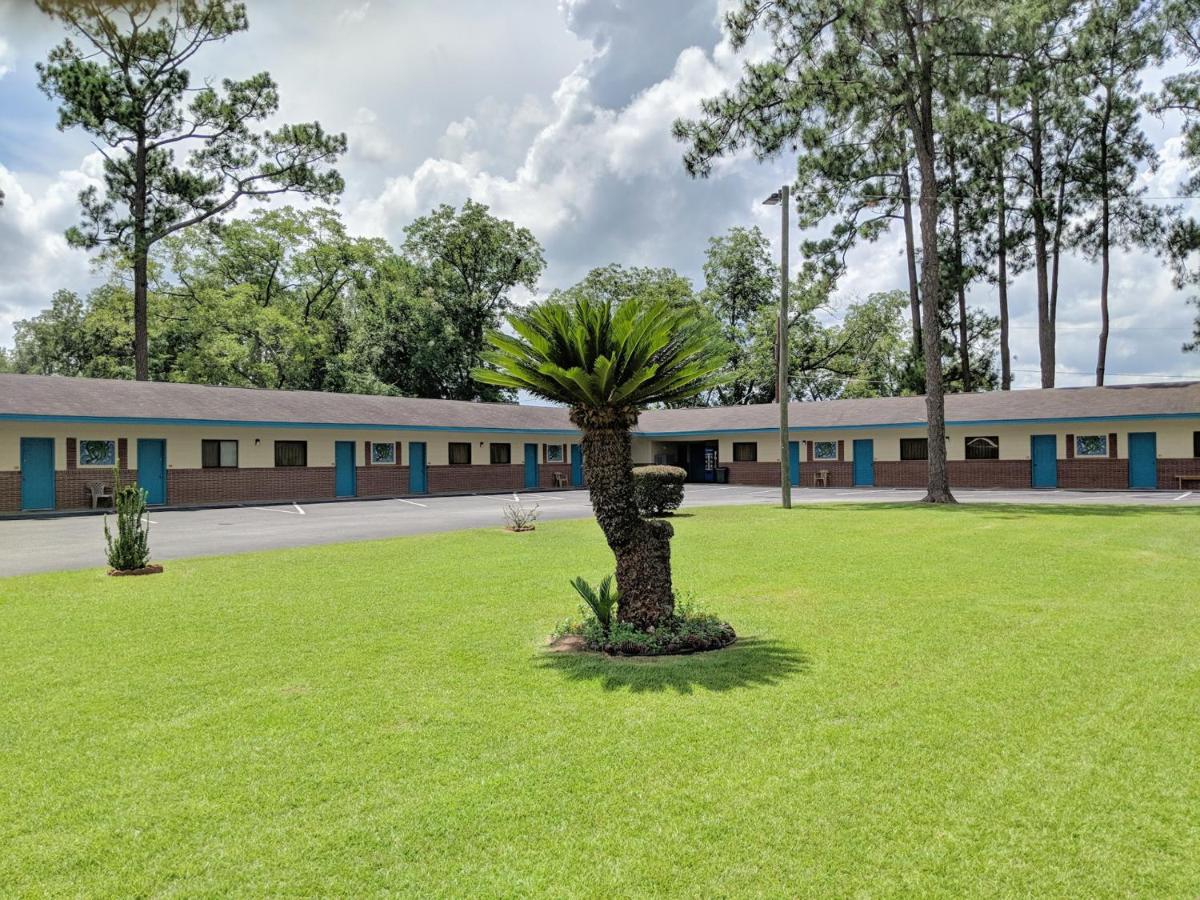 | Cheerio Inn - Glennville