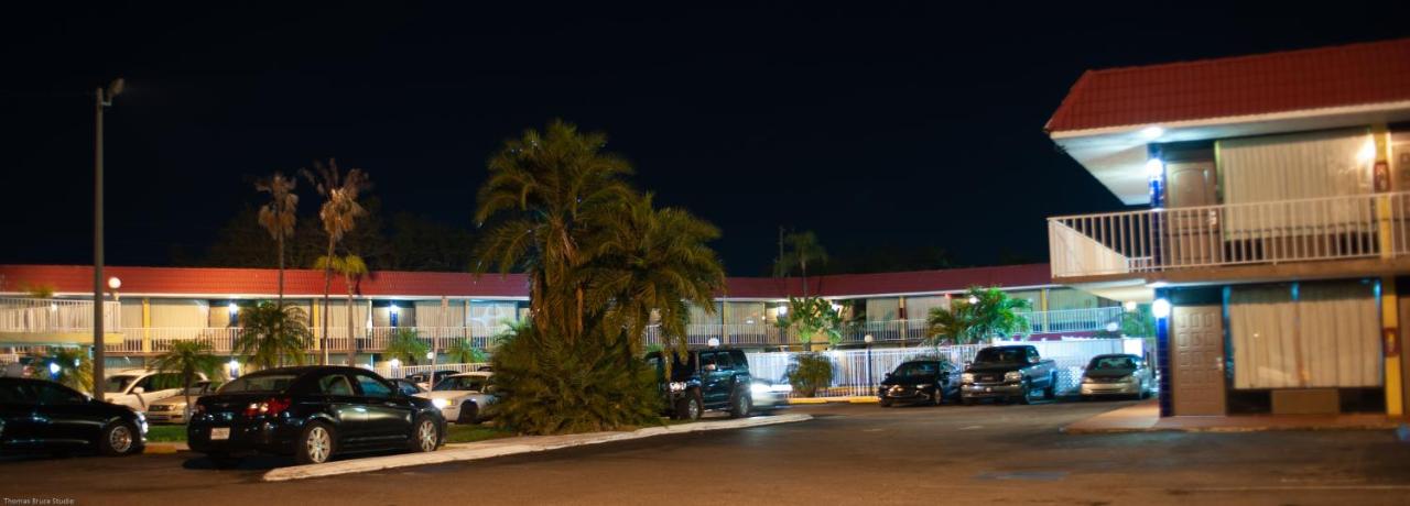 | Express Inn & Suites - 5 Miles from St Petersburg Clearwater Airport