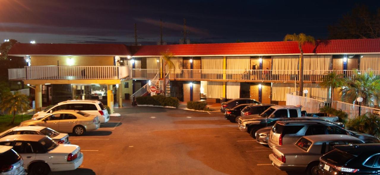 | Express Inn & Suites - 5 Miles from St Petersburg Clearwater Airport
