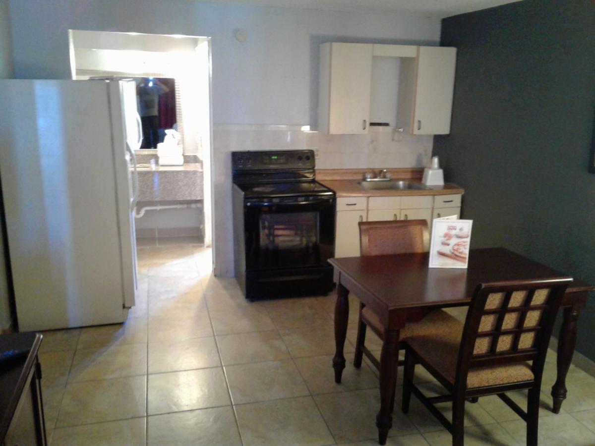 | Express Inn & Suites - 5 Miles from St Petersburg Clearwater Airport