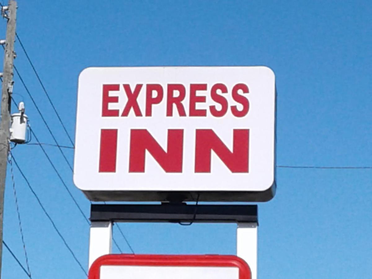 | Express Inn & Suites - 5 Miles from St Petersburg Clearwater Airport
