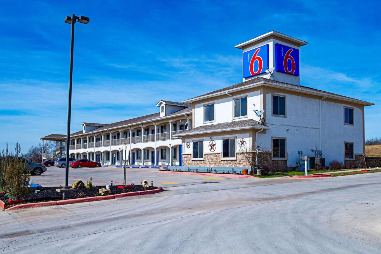 | Motel 6-Rhome, TX