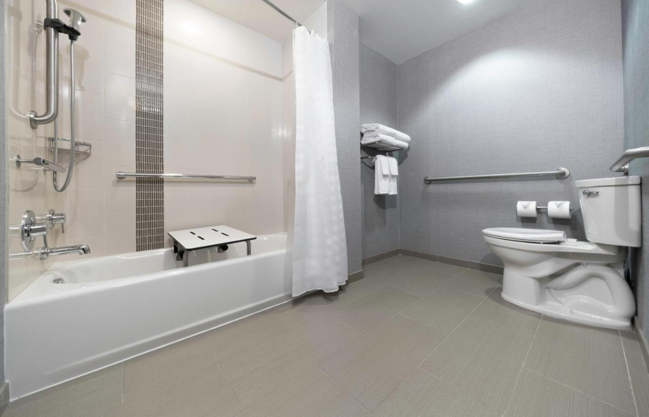 King Room with Tub and Sofa-Bed - Accessible at Hyatt Place Sandestin at Grand Boulevard