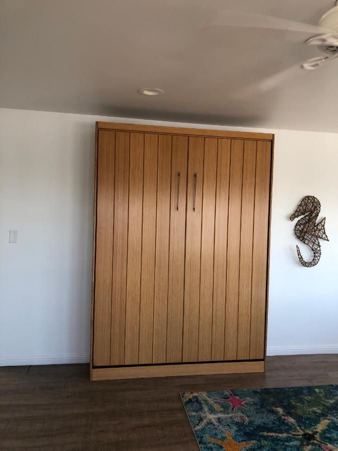 Deluxe One-Bedroom Suite - Ocean Front at Sea Horse Resort