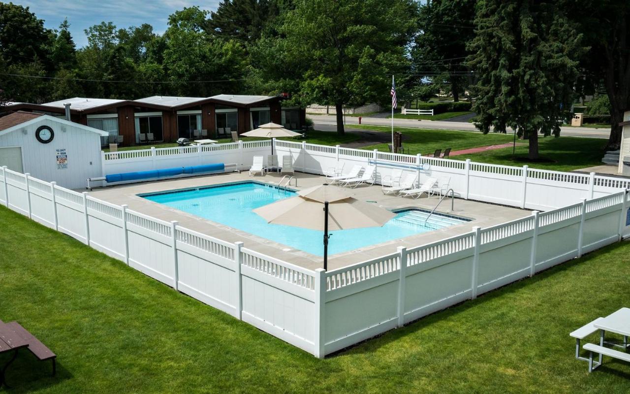 | Nader's Motel & Suites