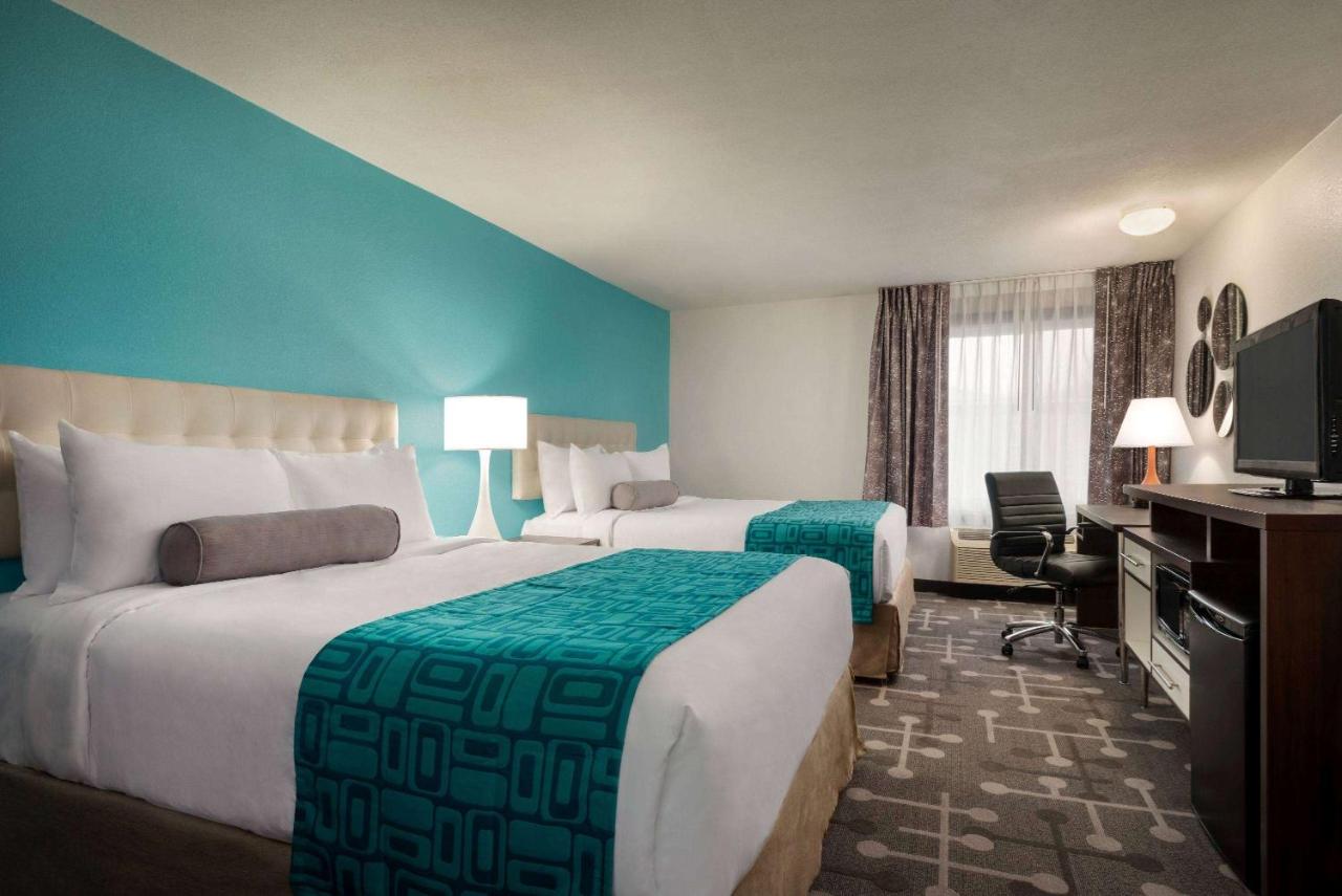 Queen Room with Two Queen Beds - Disability Access/Non-Smoking at Howard Johnson by Wyndham Appleton