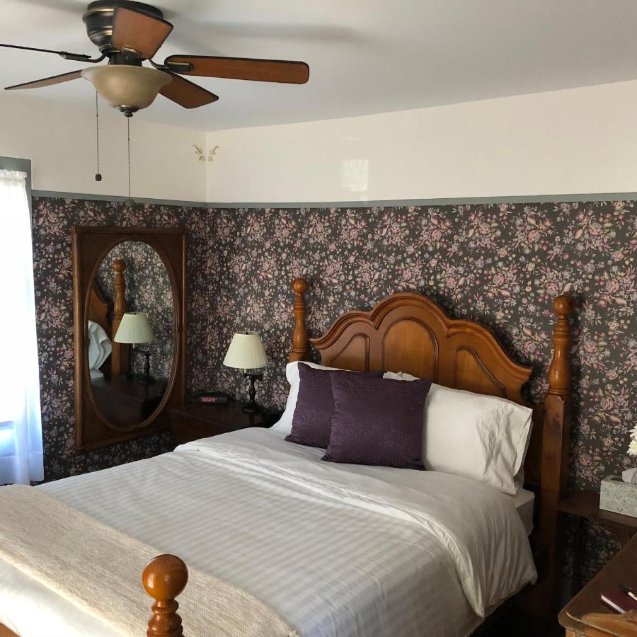 | Riverwind Inn Bed and Breakfast