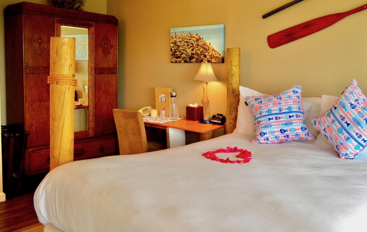 | Captain's Inn at Moss Landing
