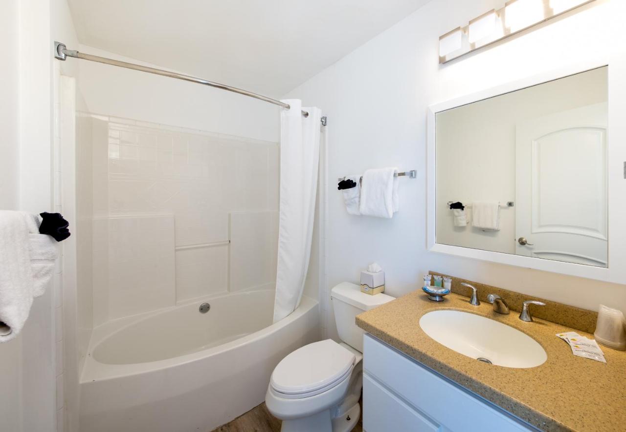 Accessible Three-Bedroom Three bathroom with Canal View - Off Property Location at Lime Tree Bay Resort