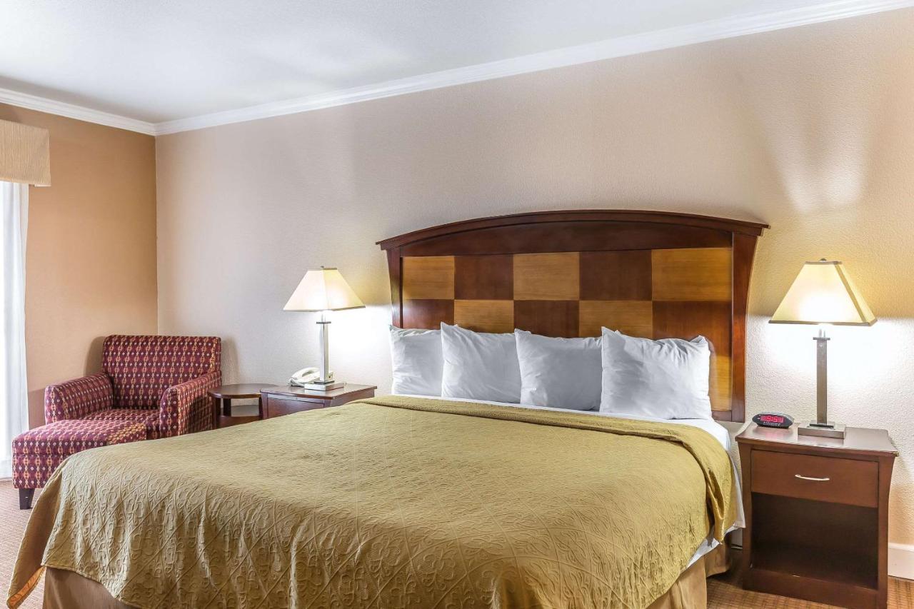 King Room - Non-Smoking at Quality Inn near Hearst Castle