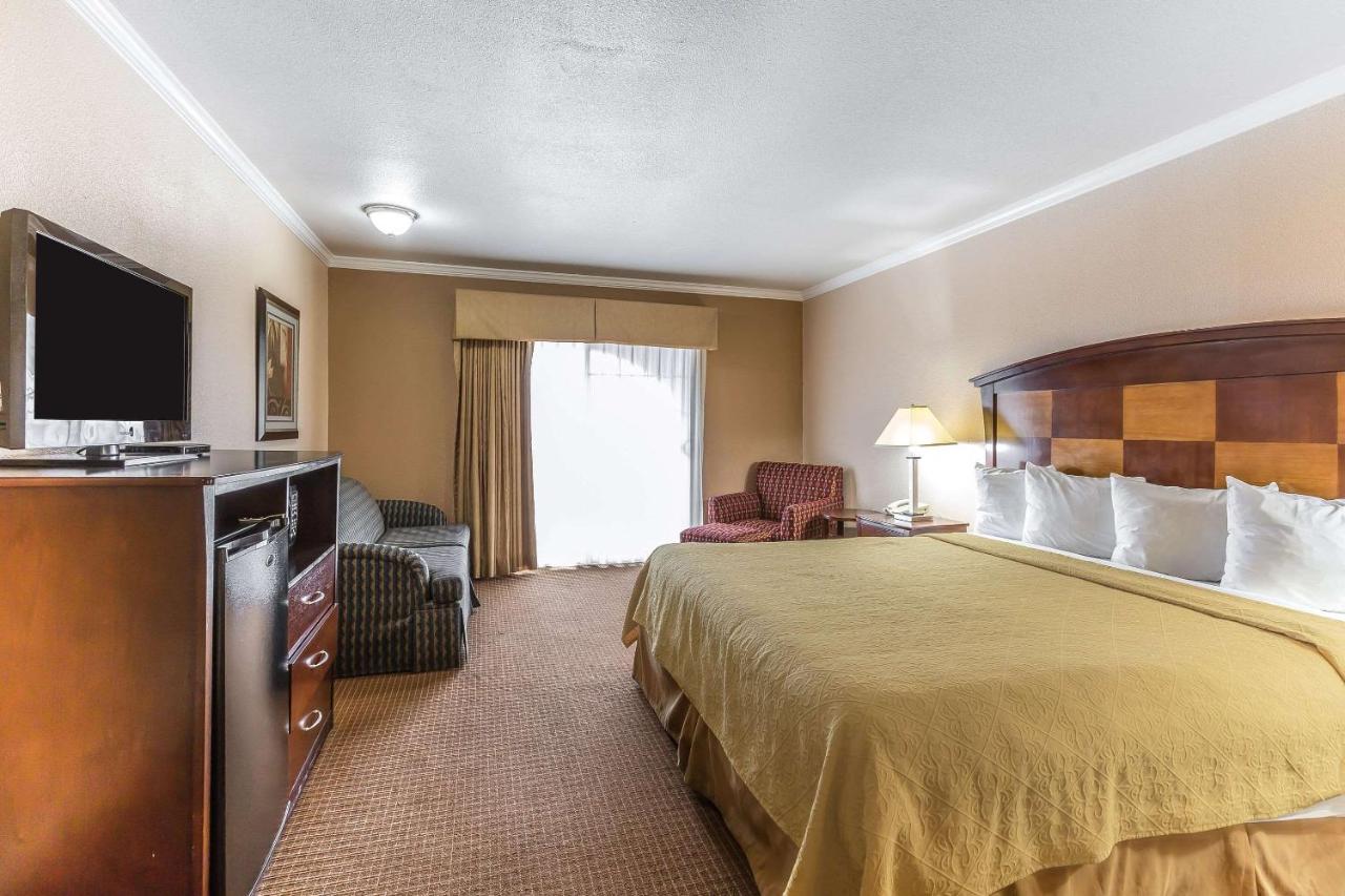 King Room - Non-Smoking at Quality Inn near Hearst Castle