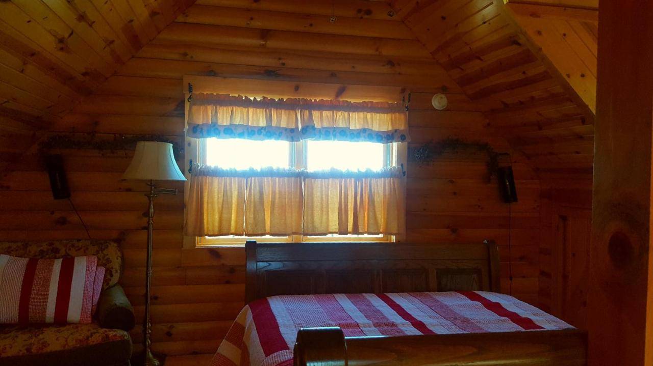  | Amish Blessings Cabins