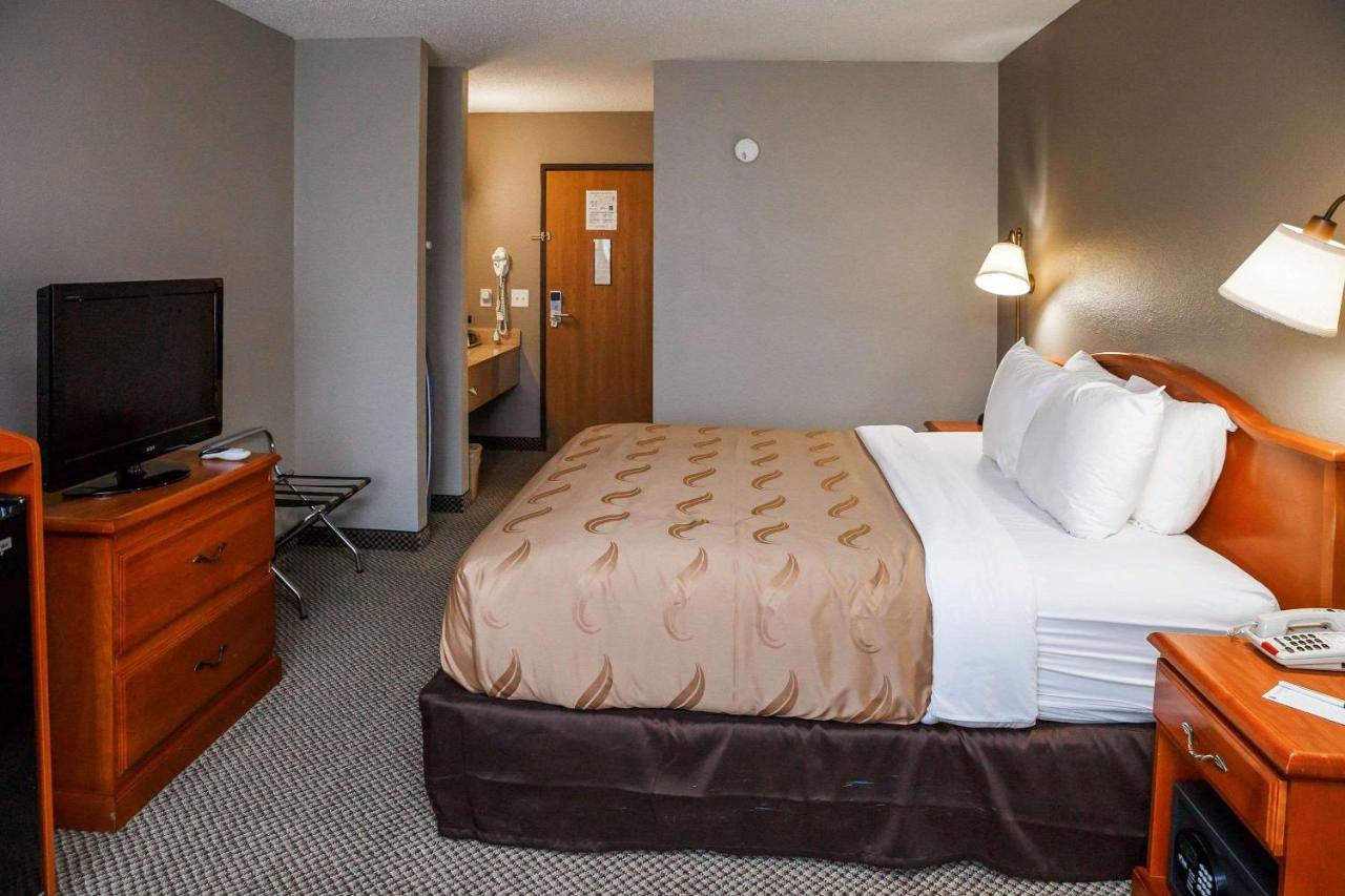 King Room - Non-Smoking at Quality Inn Burlington near Hwy 34