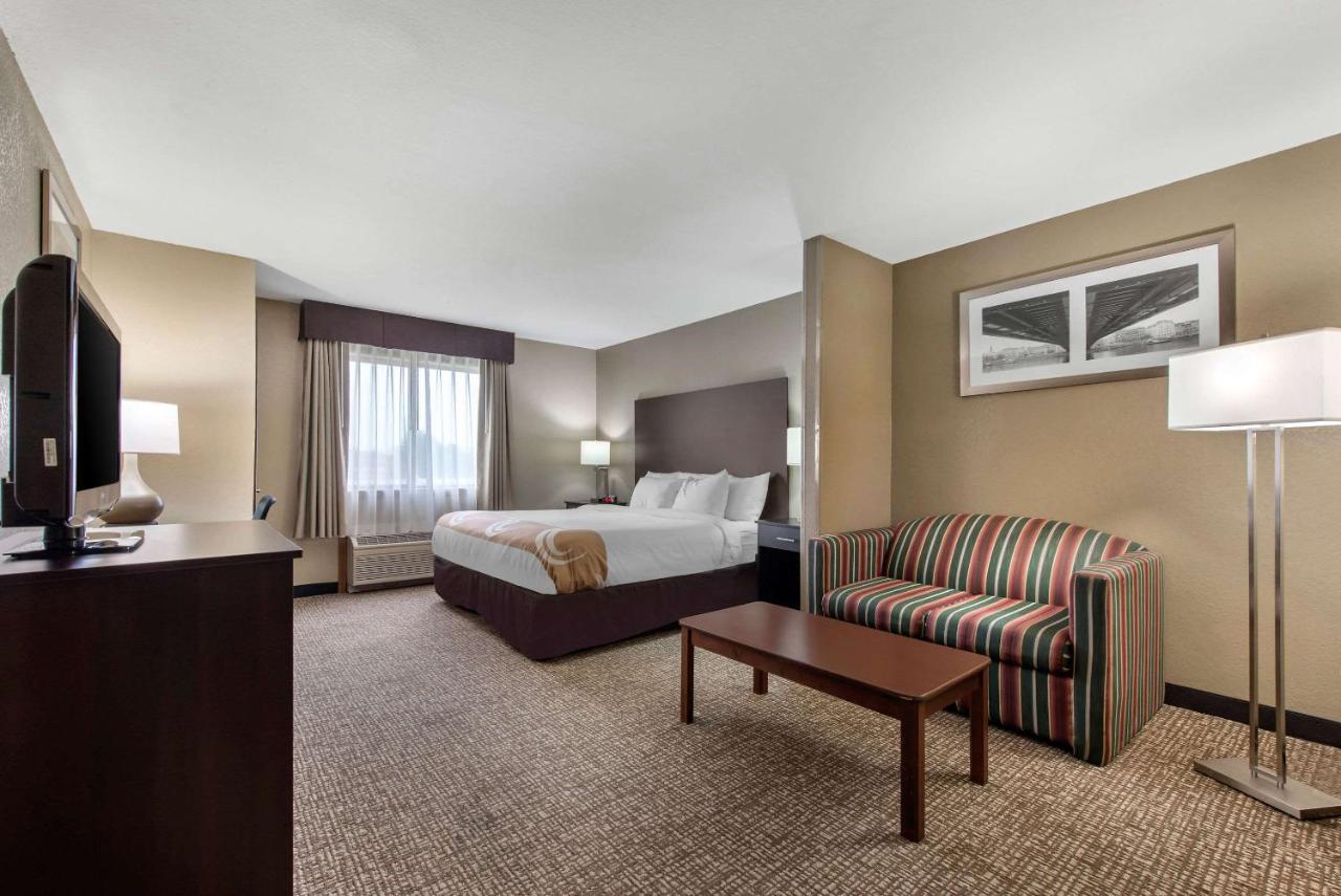 King Suite with Sofa Bed - Non-Smoking at Quality Inn & Suites Lebanon I-65