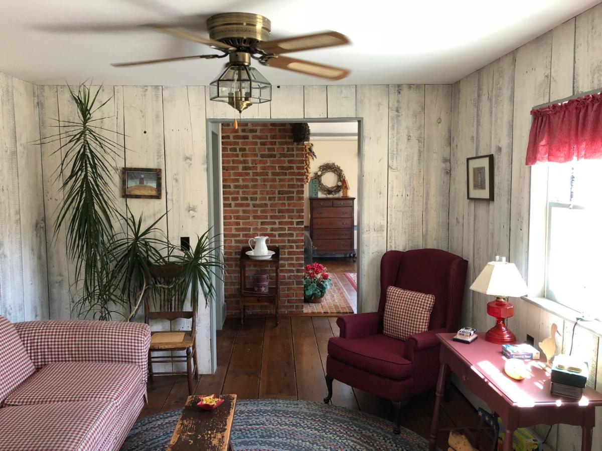 | Riverwind Inn Bed and Breakfast
