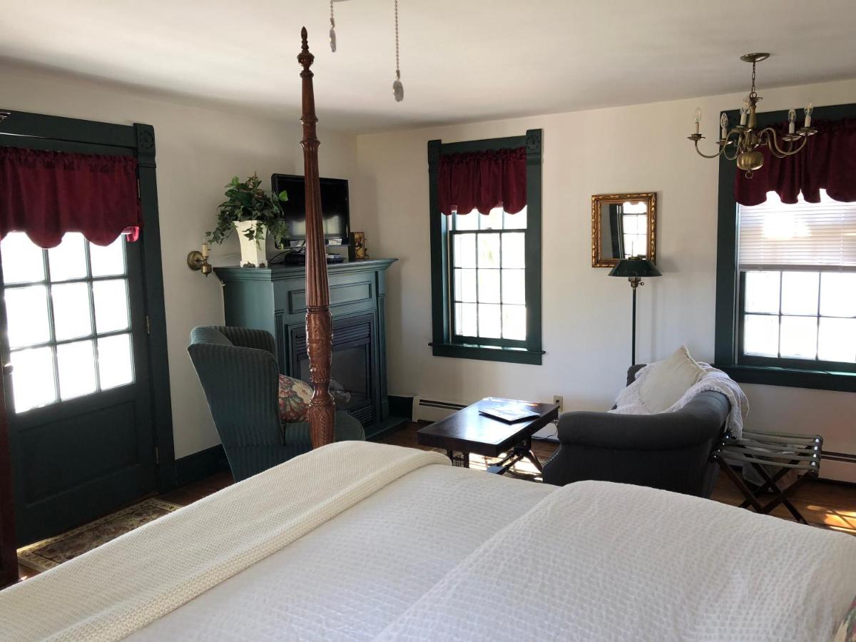 | Riverwind Inn Bed and Breakfast