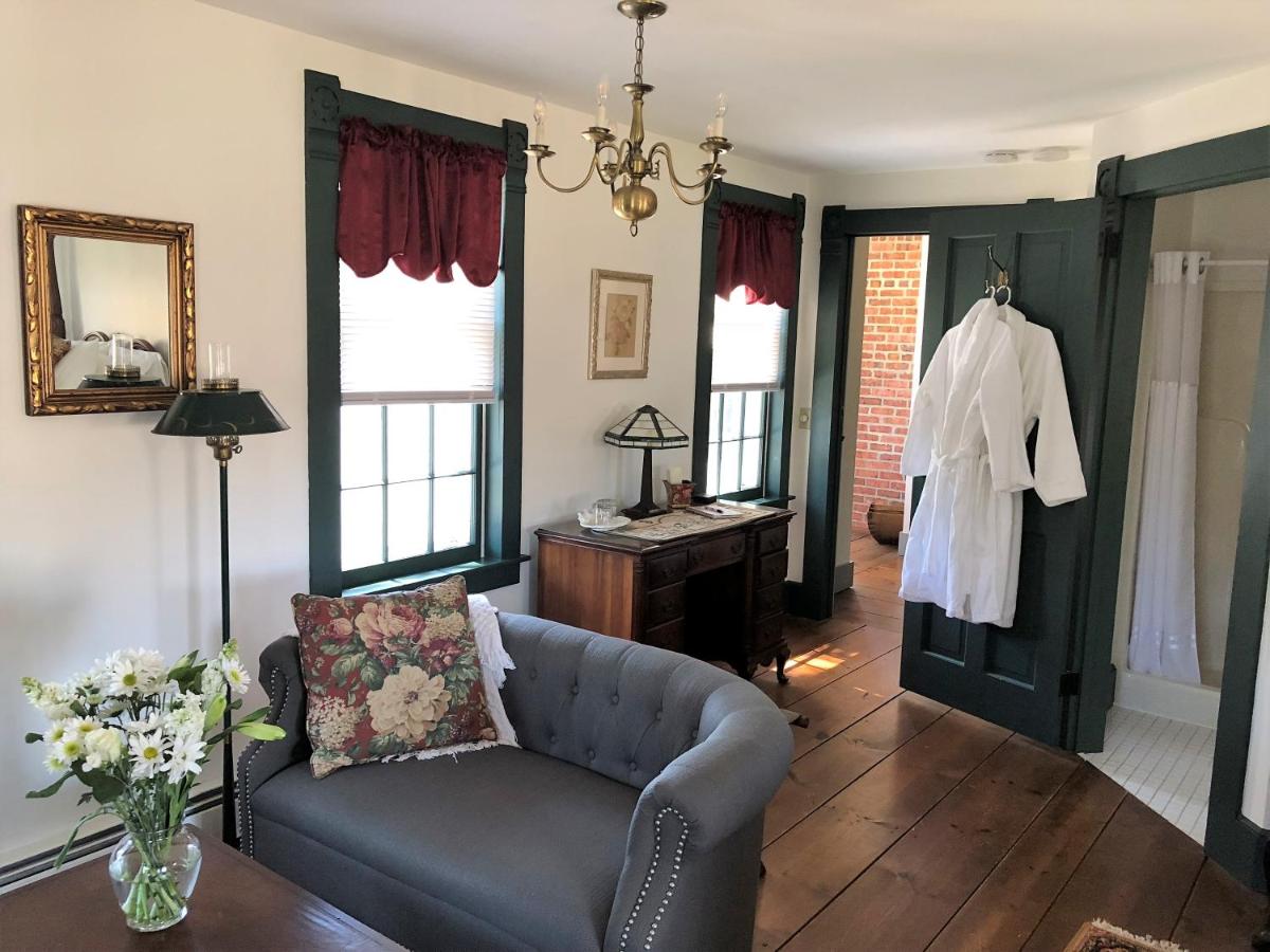 | Riverwind Inn Bed and Breakfast